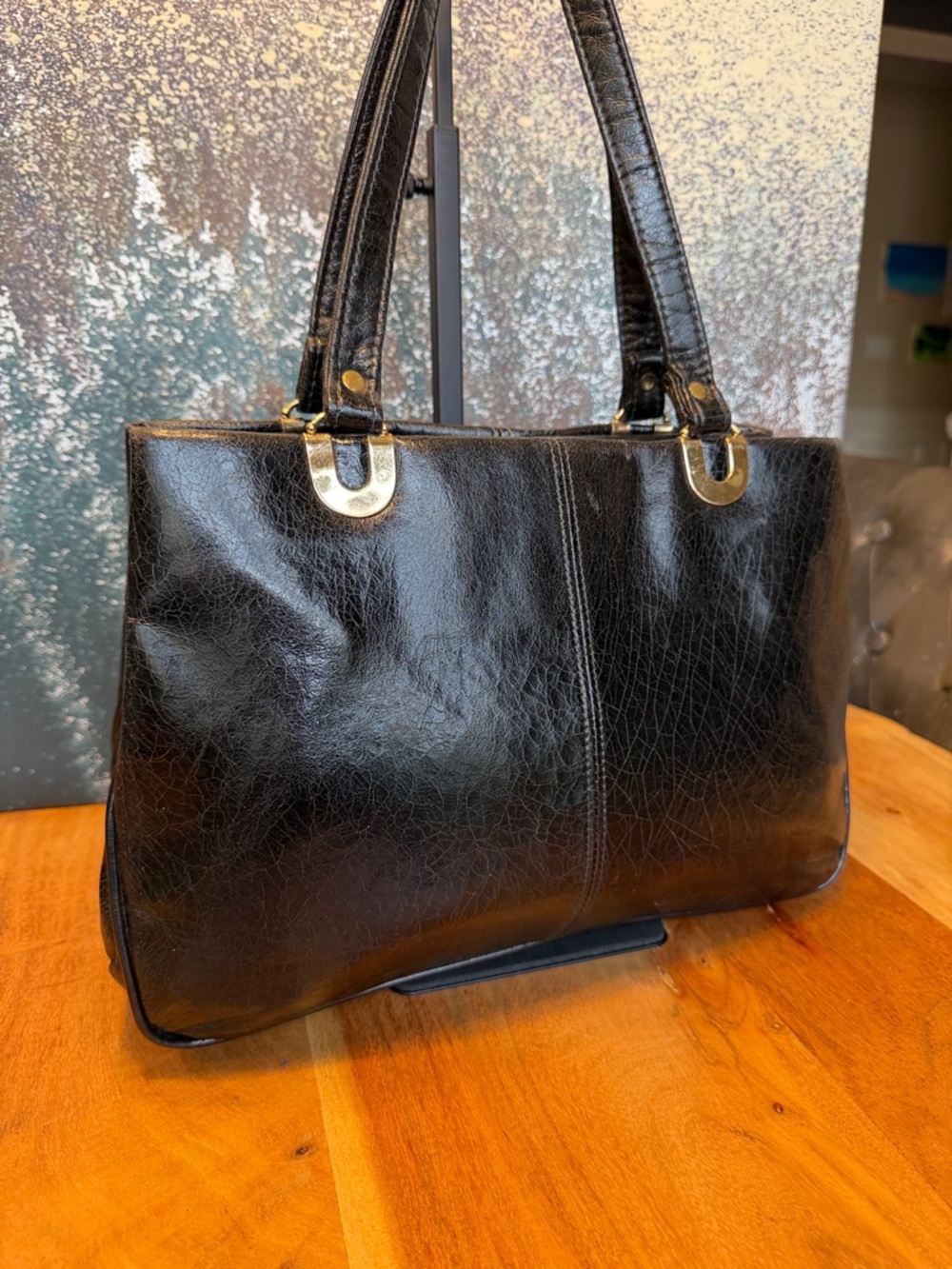 Vintage 90s Y2K Minimalist Genuine Leather Shoulder Bag Black Gold Hardware GVC